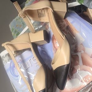 Low heel dress shoes